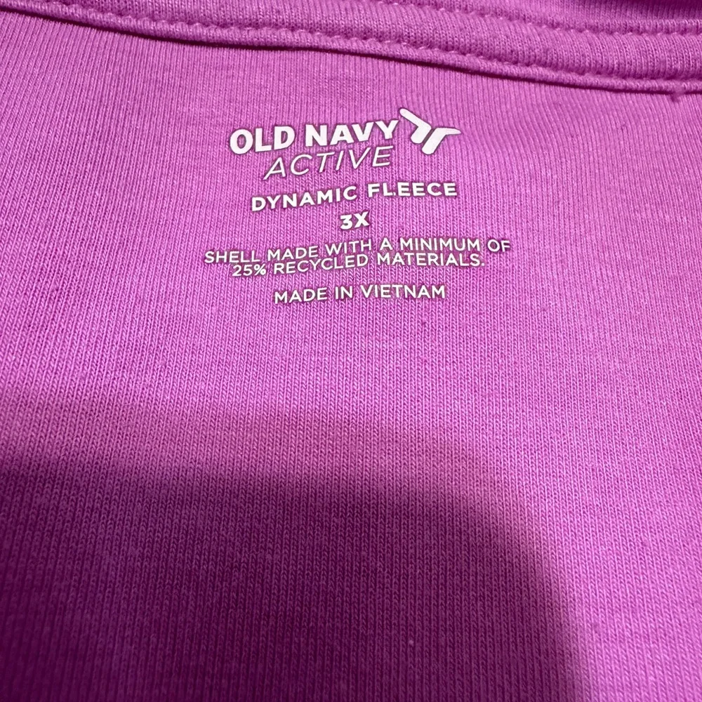 Old navy dynamic fleece half-Zip Pullover - Picture 2 of 4